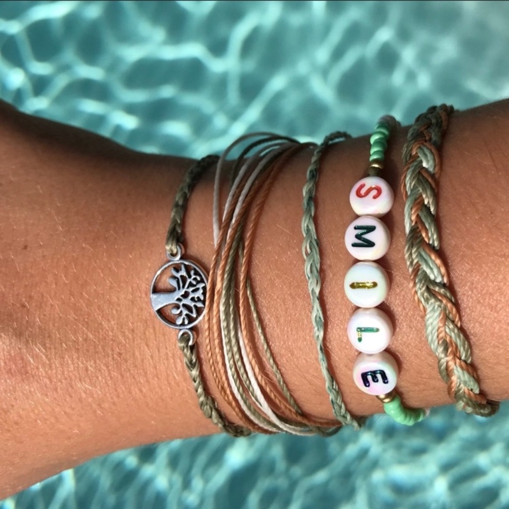 🌻Handmade Adjustable “Smile” Bracelet Set🌻
